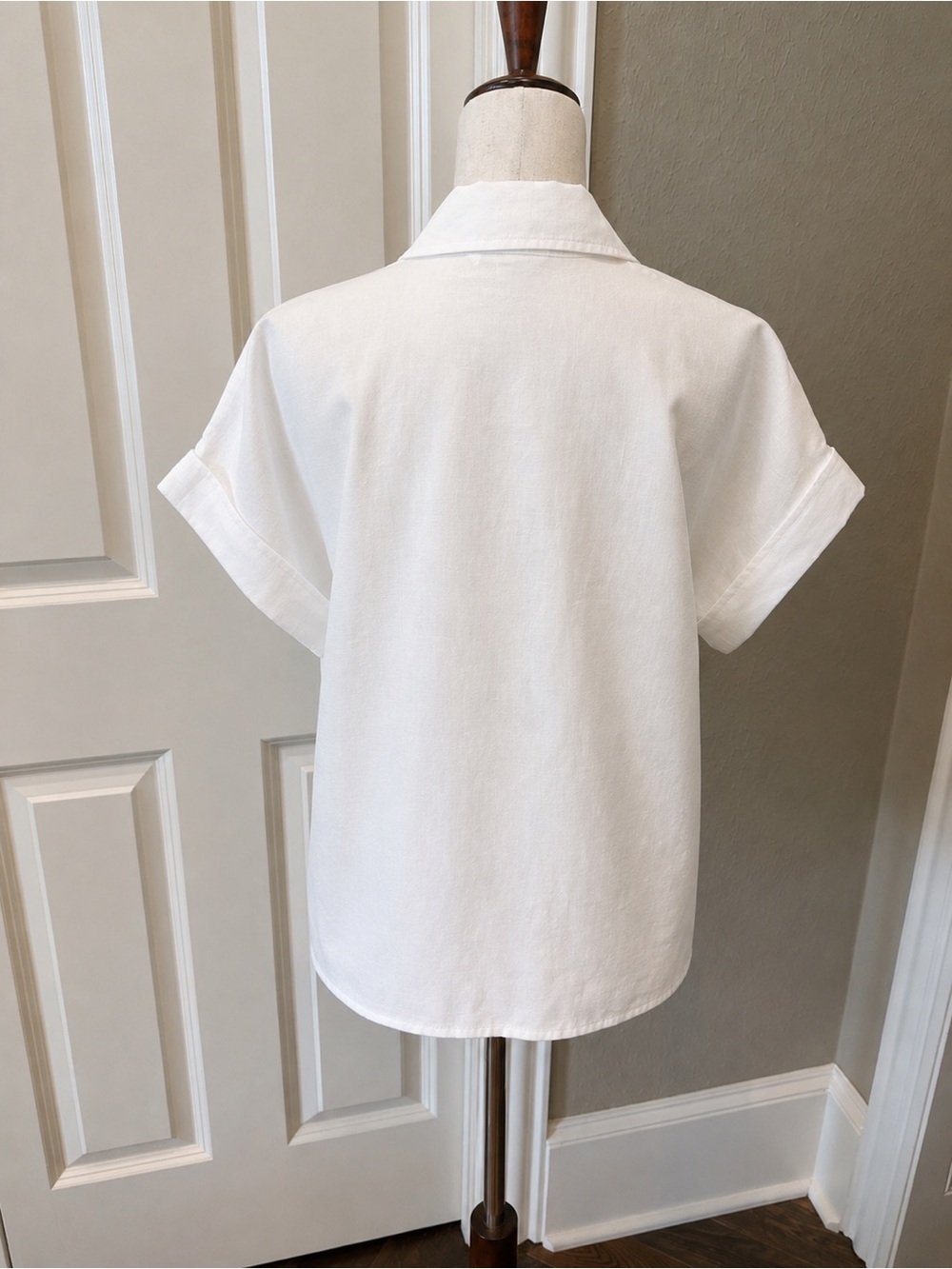 Banana Republic Factory White Linen-Blend Notch V Collared Top - Picture 4 of 6